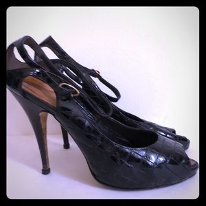 Giuseppe Zanotti  Paten Leather Pumps